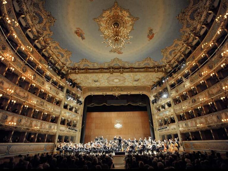 Musica: la Lirica, «aperti nonostante tutto»