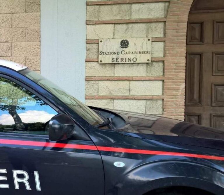 Litiga con la madre e la colpisce con un bastone, arrestato 39enne