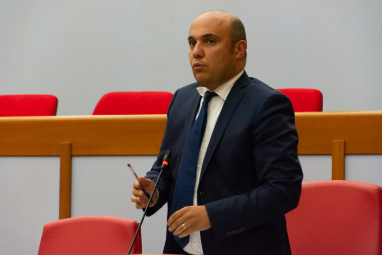 Trasporti. Barcaiuolo (Fdi): “Domeniche ecologiche, sconti sui bus invece che biglietto unico”