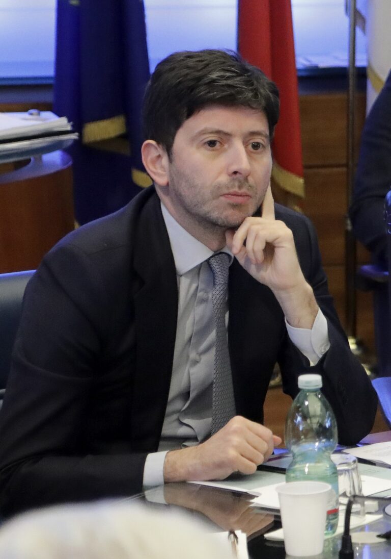 Piano pandemico vecchio: i pm bergamaschi sentono Speranza