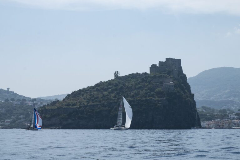 Scheriacup24, a Ischia 30 imbarcazioni partecipano alla regata che dura un giorno intero