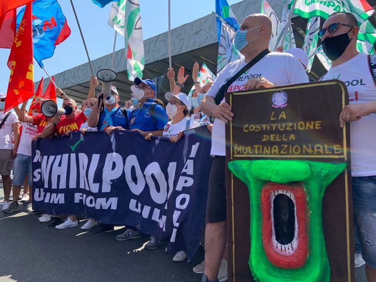 Whirlpool Napoli: salta il tavolo di domani al Mise, rinviato a mercoledì 24 novembre