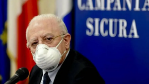 Campania, confermato obbligo mascherine nelle strutture sanitarie