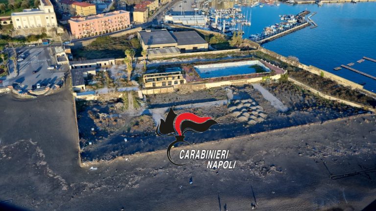 Sequestrata maxi discarica a cielo aperto nel Napoletano