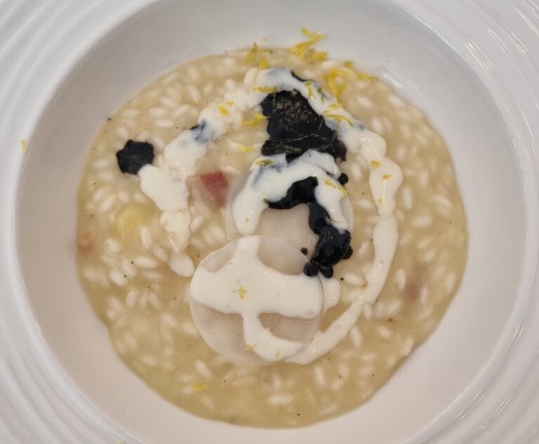 La cucina mediterranea classica reinterpretata al Bistrot Magma Sakura di Torre del Greco