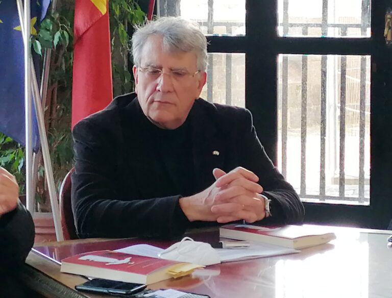 Nelle librerie “La Croce e la svastica. Il pontificato di Pio XII tra silenzi e complicità” di Pirozzi e Di Grazia