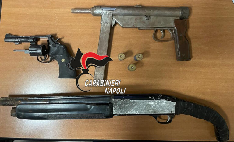 Pomigliano d’Arco: arsenale dal parrucchiere, sequestro e 2 arresti dei Carabinieri