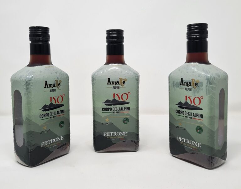 Distilleria Petrone lancia l’AmaRè degli Alpini, in omaggio ai 150 anni del Corpo