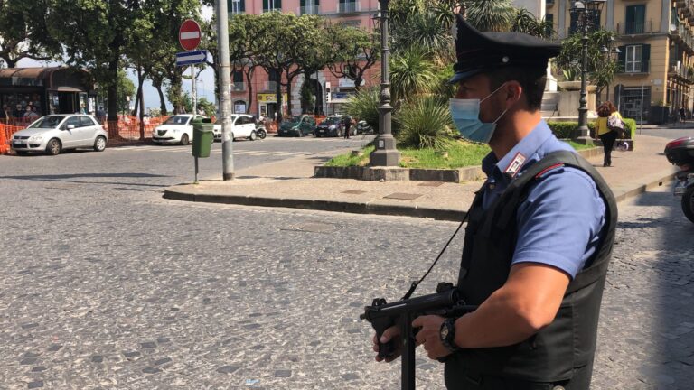Blitz anti-criminalità a Castellammare di Stabia dei carabinieri