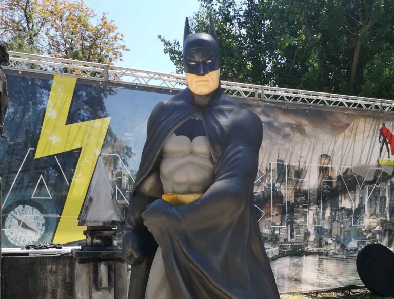 Successo e nuove offerte per le statue giganti dei supereroi alla Mostra D’Oltremare