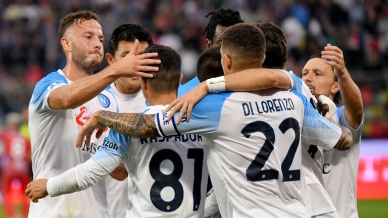 Napoli valuta il 3-4-2-1 per maggiore equilibrio in vista di impegni ravvicinati