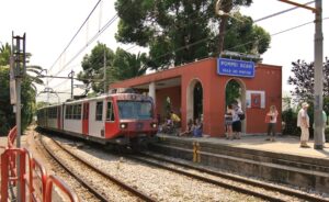 Deraglia treno della Circumvesuviana nella stazione di Pompei: nessun ferito
