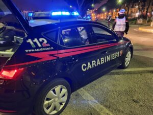 Carabinieri intervengono durante la “cessione”. 2 pusher in manette