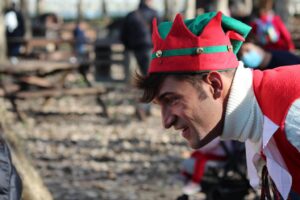 Arriva a Napoli la “Scuola del Natale”: in “cattedra” per diventare dei veri elfi