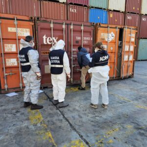 Sequestrate merci pericolose nel porto di Napoli