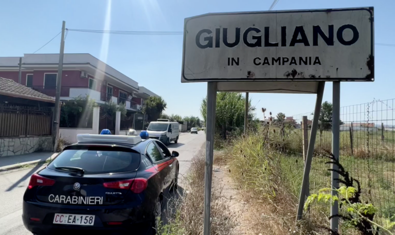 Giugliano in Campania, 23enne latitante trovato nascosto in un armadio: arrestato dai carabinieri