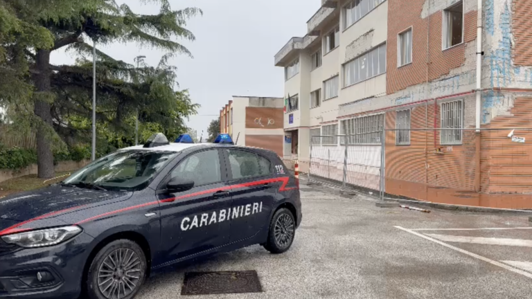 Quarto, spari in strada: arrestati due 15enni dopo inseguimento