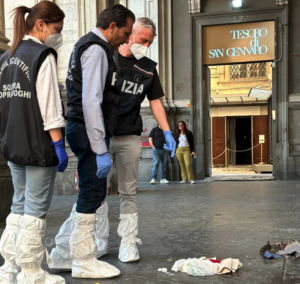 Napoli: senza fissa dimora aggredisce con una spranga agente della municipale che spara e lo ferisce