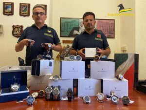 Napoli: sequestrati più di 500 orologi contraffatti di marchi noti con l’operazione “Ora Esatta” della Gdf