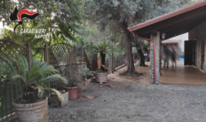 Camorra: catturato latitante in una villa immersa nel verde tra botole e saune