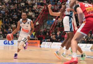 Napoli trionfa in Coppa Italia di Basket 2024, superando Milano in una finale emozionante
