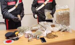 Cinque chili di droga tra casa ed auto: arrestato dai carabinieri