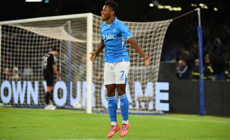 Casa Napoli Tegola Napoli: infortunato anche Neres, almeno due settimane out