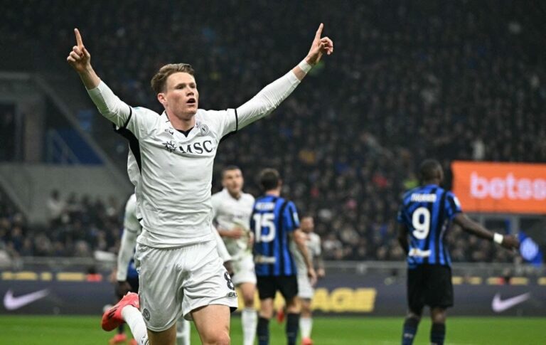 Scott McTominay torna in campo al 61′ di Napoli-Frosinone e accende il Maradona