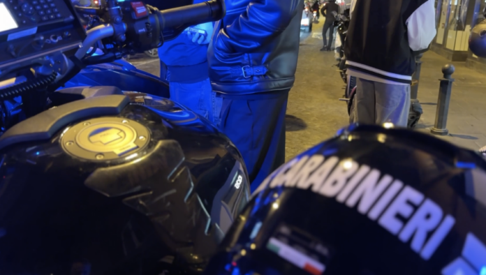 Carabinieri movida Chiaia