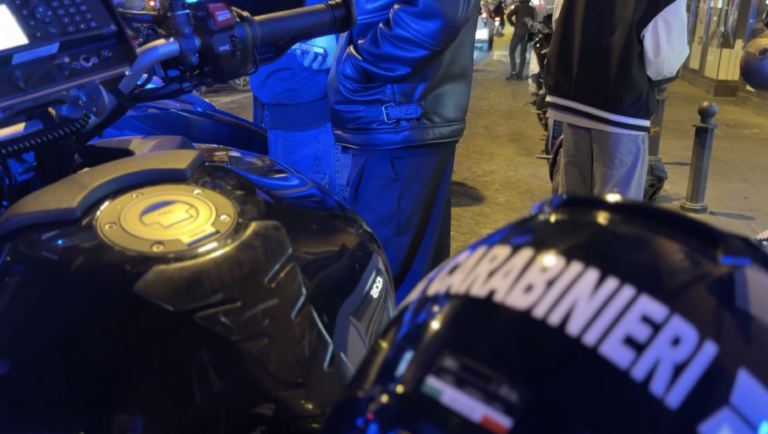 Pomigliano: rapinate bandiere del Napoli, guardiano ferito