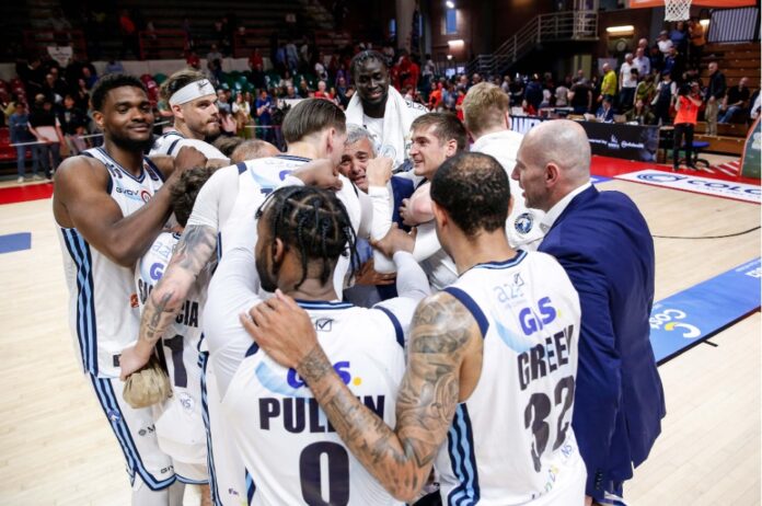 napoli basket salvo