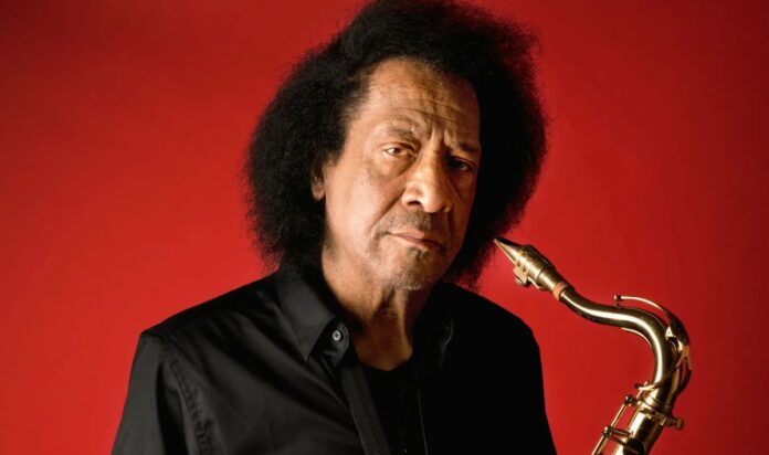 James Senese in concerto con il sax – foto di repertorio