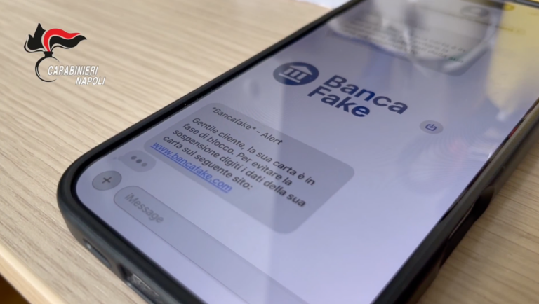 Napoli, scoperta base per truffe online: 3 arresti e 2 denunce per phishing bancario
