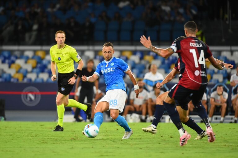 Lobotka lascia la nazionale e torna a Napoli a causa di un infortunio muscolare