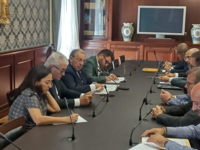 Prefettura di Napoli – riunione dopo incendio a Gianturco