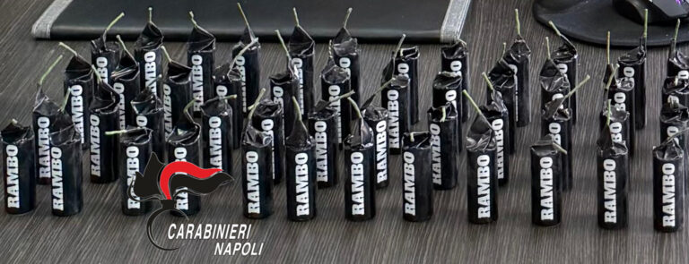 Napoli: “Rambo”nel bauletto, i primi fuochi illegali sotto sequestro