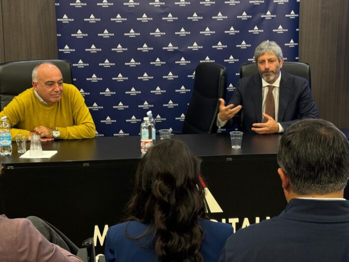 Roberto Fico durante l’incontro con Manageritalia Campania a Napoli