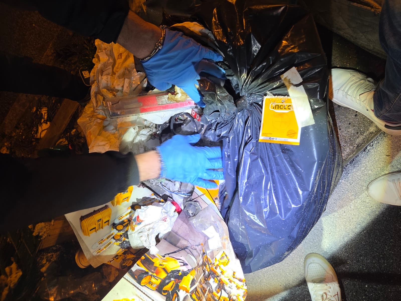 Pomigliano: controlli sui rifiuti di Polizia ed Enam, scattano le sanzioni Pomigliano: controlli sui rifiuti di Polizia ed Enam, scattano le sanzioni