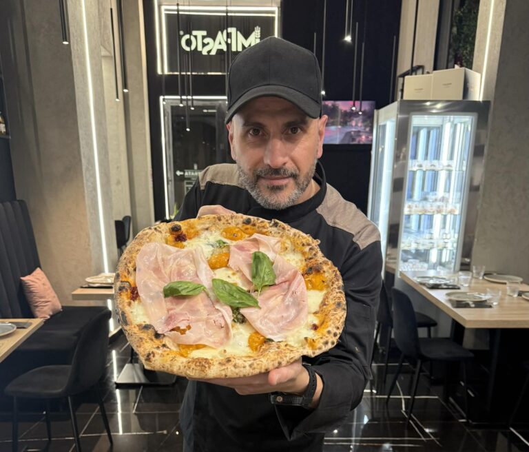 L’arte pizzaiola di Salvatore Cozzolino è tutta in un impasto d’autore