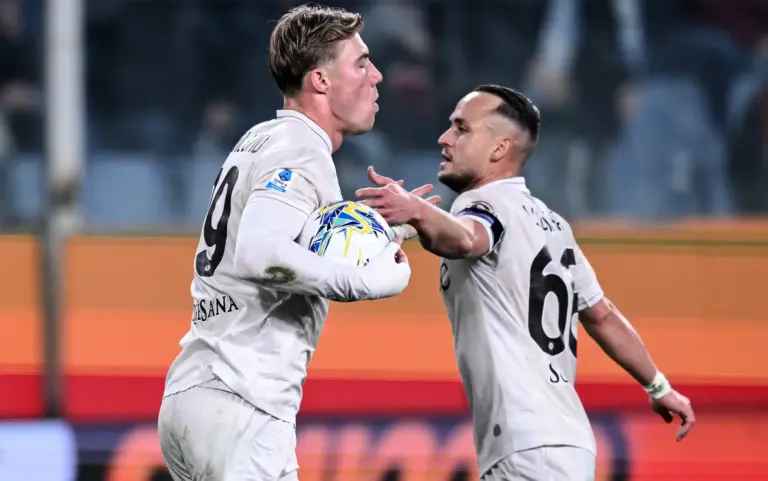 Il Napoli sbanca Marassi in 10. FInisce 2-3 per i partenopei