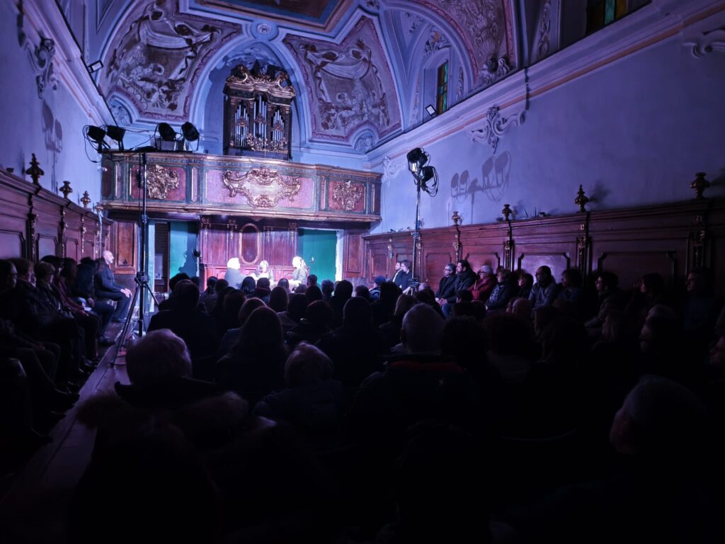 teatro sannazzaro iniziativa de i nostri miti di pomigliano a sostegno della ricostruzione da Primacampania.it teatro sannazzaro iniziativa de i nostri miti di pomigliano a sostegno della ricostruzione