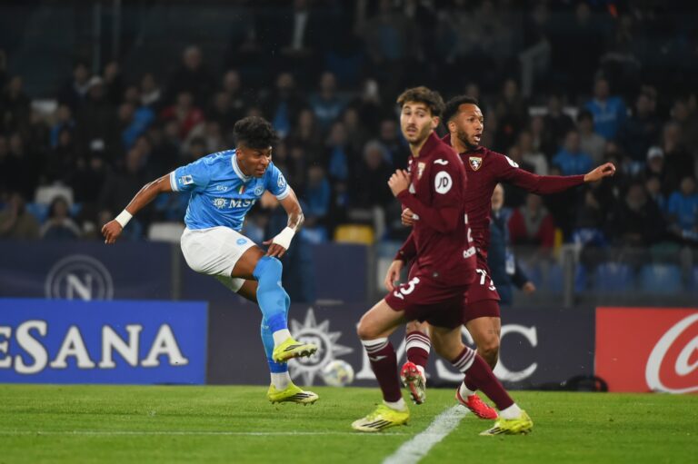 Serie A, il Napoli vince e convince: battuto il Torino 2 a 1