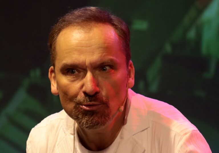Lurdes al Teatro Cortése la pandemia secondo Fortunato Calvino con Mario Mauro