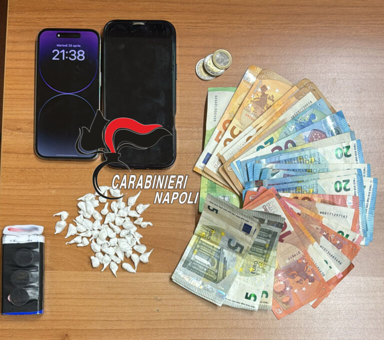 Napoli, cocaina e contanti: arrestato 51enne in vico Soprammuro