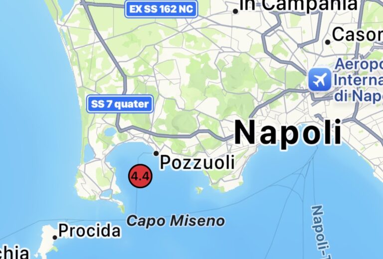 Forte scossa 4.4 ai Campi Flegrei, paura a Napoli