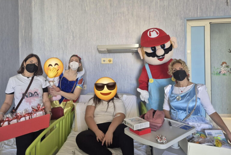 Festa della Mamma in corsia: la NIDA Campania ha portato sorrisi alla Vanvitelli