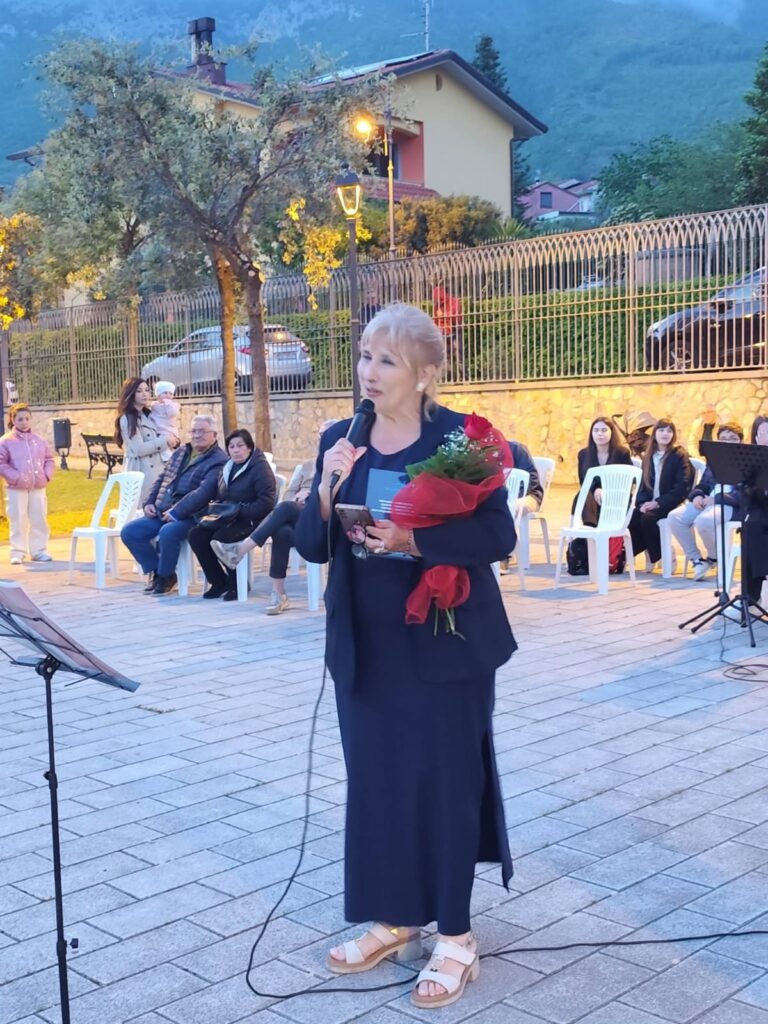 ​L’anima sociale che batte nel cuore delle imprese: Rosa Praticò premiata a Calvanico