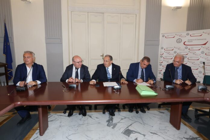 Firma del protocollo Terra dei Fuochi alla Camera di Commercio di Napoli