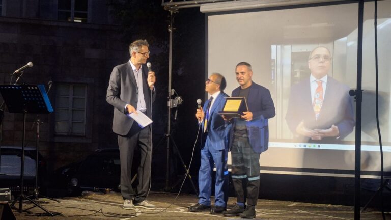 Nola, l’imprenditore Michele Piccolo premiato come “Eccellenza del territorio” dall’associazione Passepartout