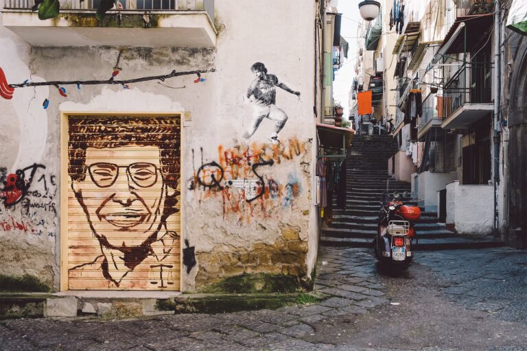Le fotografie di Salvatore Liguori al Campania Teatro Festival, a Palazzo Reale immagini di teatro, cinema e strada